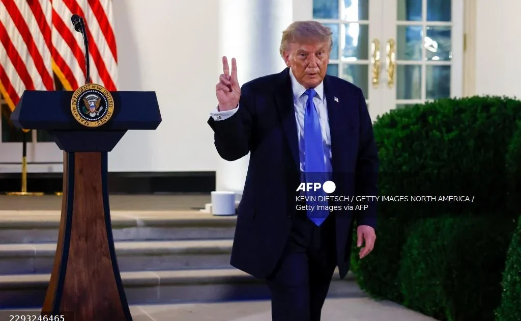 Trump jets to Ireland for golf tournament, PM talks