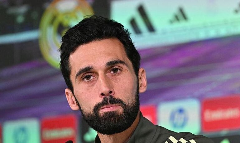EPL: Referees helped Man Utd avoid defeat – Fulham manager, Arbeloa
