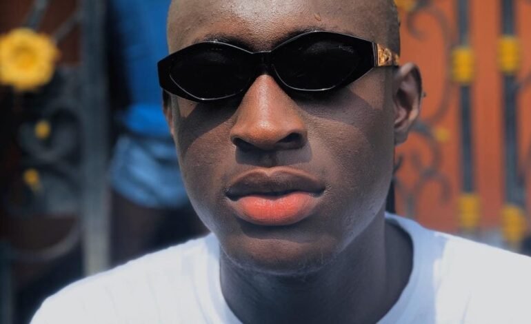 ‘Machala blew Wizkid’ — Carter Efe challenges singer to boxing fight
