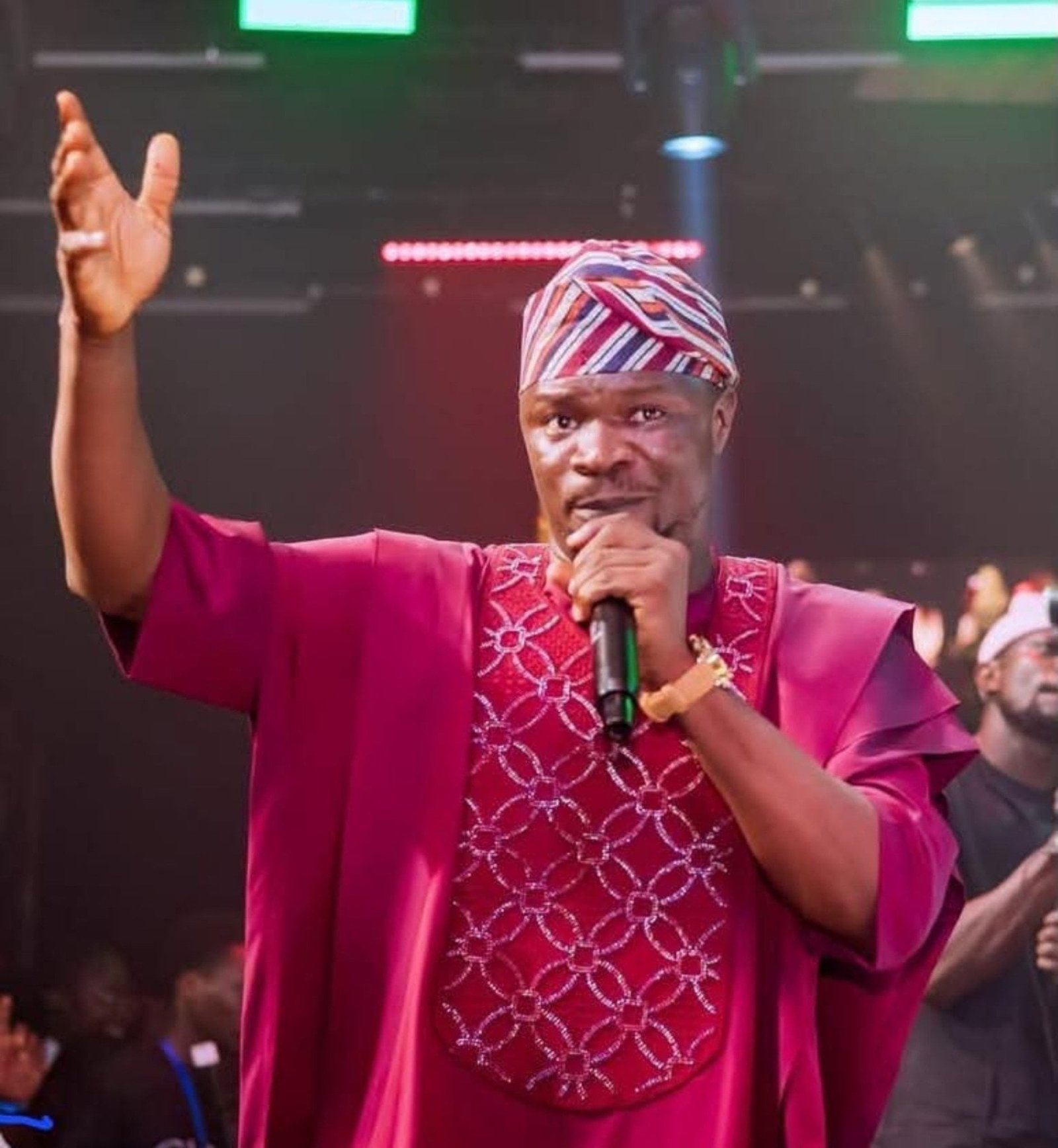 Gospel singer, Toluwanisings is dead